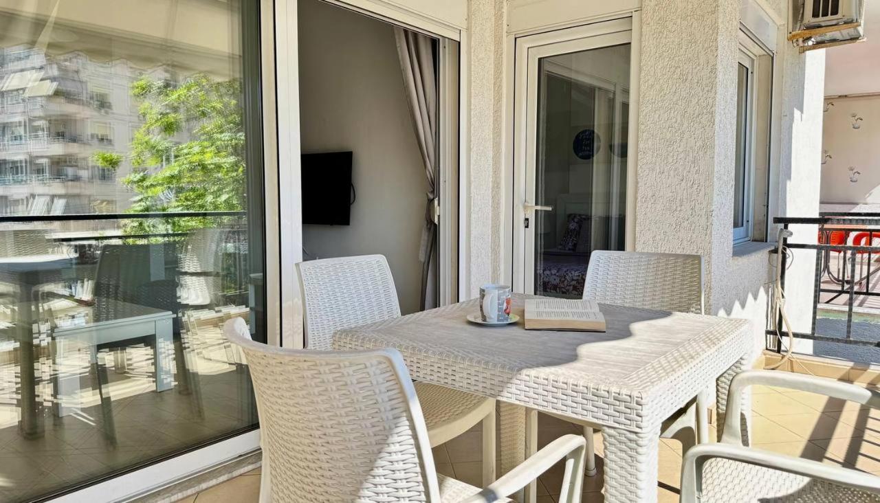 Morina Sea View Apartment Sarandë Exterior foto